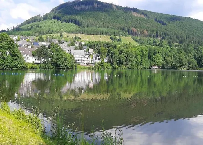 Gruppenferienhaus Im Hochsauerland 度假居 *